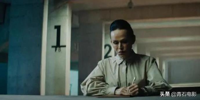 地下十八层氛围围营造到位，看起来就是过瘾