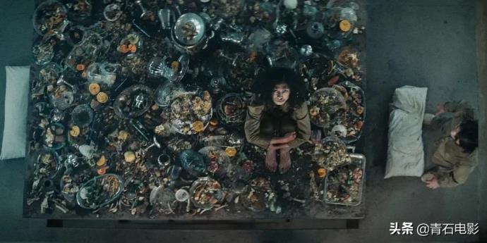 地下十八层氛围围营造到位，看起来就是过瘾