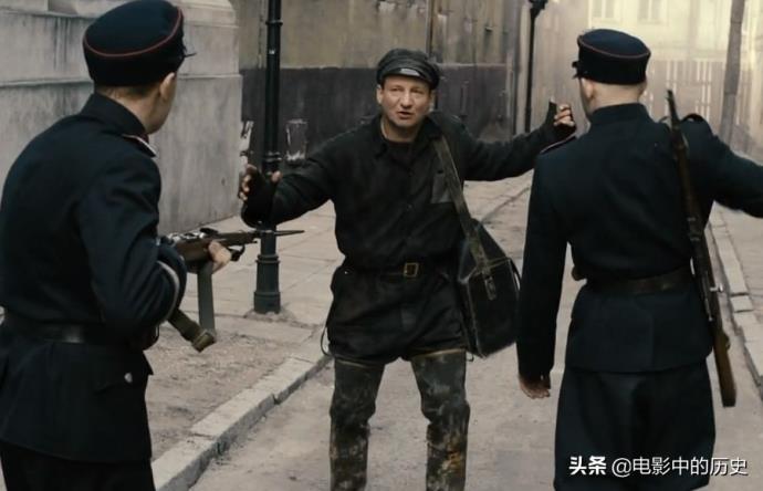 黑暗弥漫电影中的二战乌克兰伪军故事的图片 -第1张