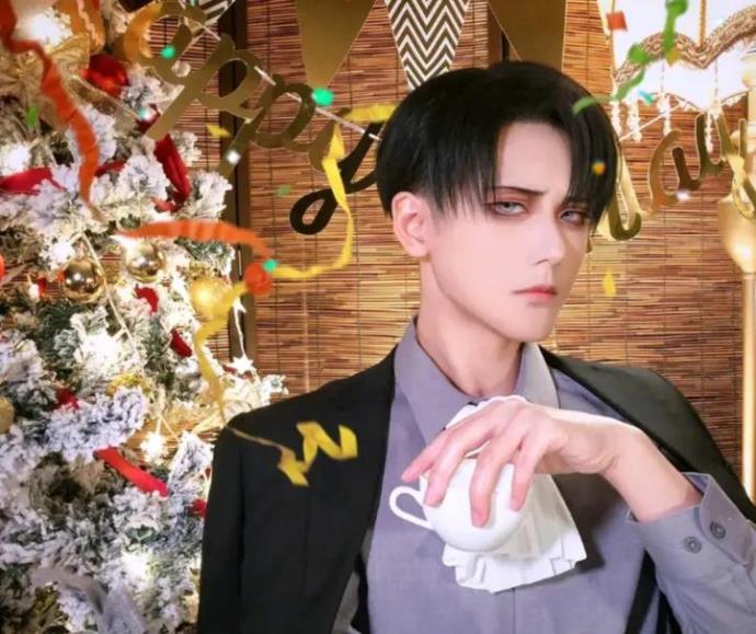 进击的巨人女巨人COSPLAY模样欣赏