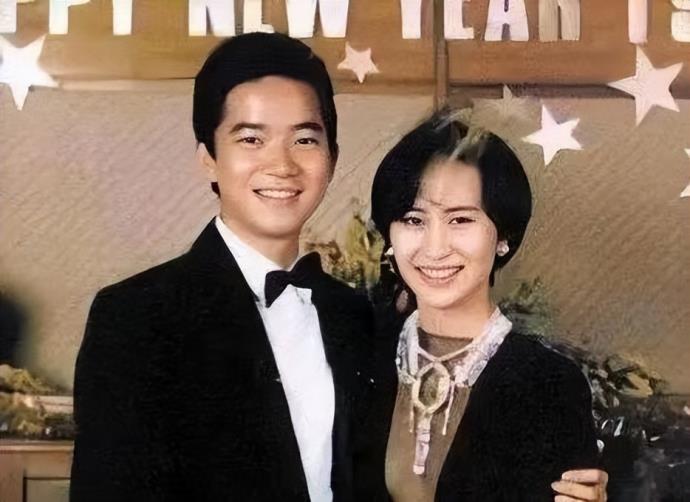 陈百强何超琼的珍珠耳环，仿佛你还在我身边