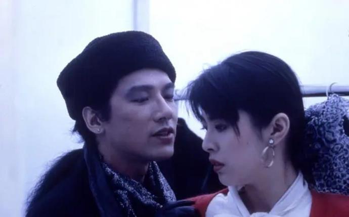 新金瓶梅在线之所以经典,离不开这贝斯手和最佳西门庆的照片 -第5张 新金瓶梅在线之所以经典,离不开这贝斯手和最佳西门庆