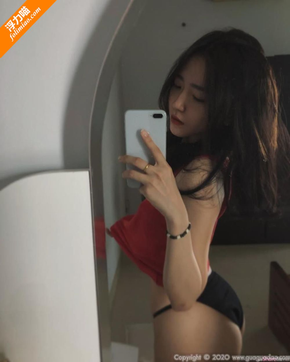 分享一个越南正妹，胸部凸起屁股滚圆，坏坏的样子惹人爱-写真套图 的第13张图片