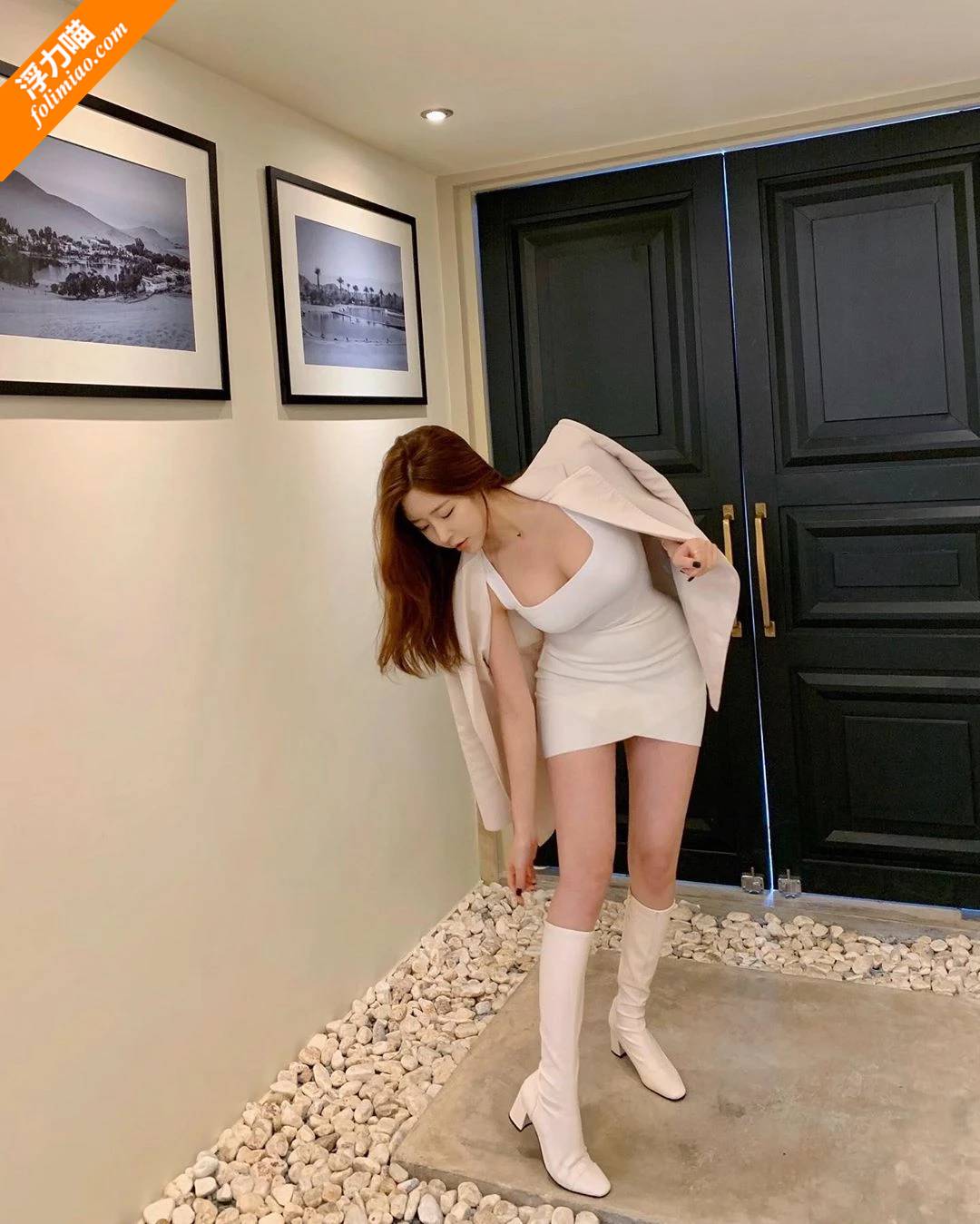 韩国大S曲线美女主播米娜，看到她饱满的胸器真想把头埋进去-写真套图 的第18张图片
