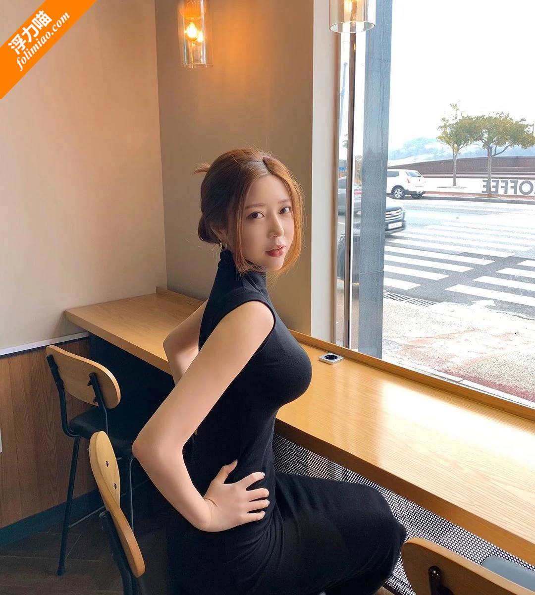 韩国大S曲线美女主播米娜，看到她饱满的胸器真想把头埋进去-写真套图 的第37张图片