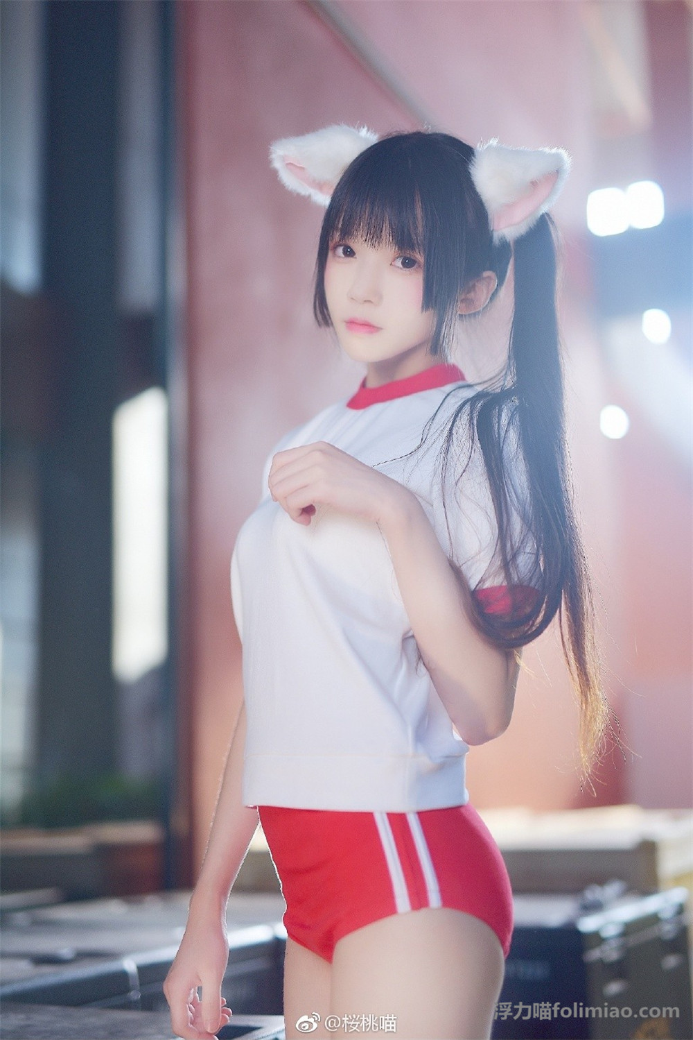 萌萌哒体操服红色热裤小美女 的第4张图片