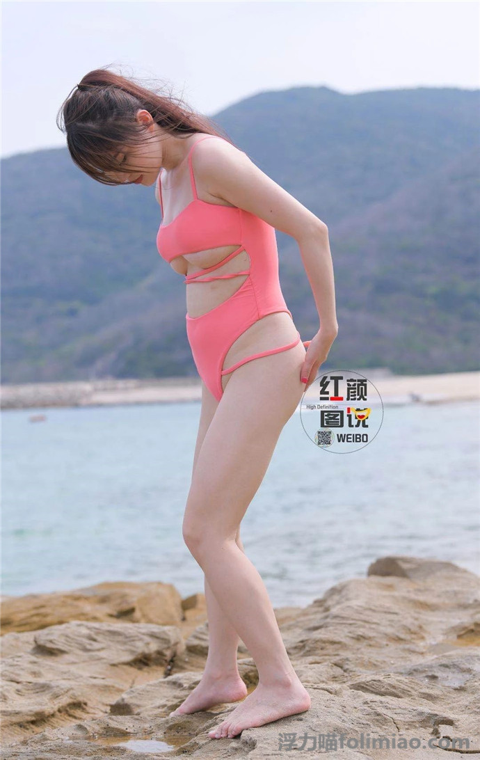 沙滩三点式性感比基尼泳装女郎写真[9P] 的第5张图片