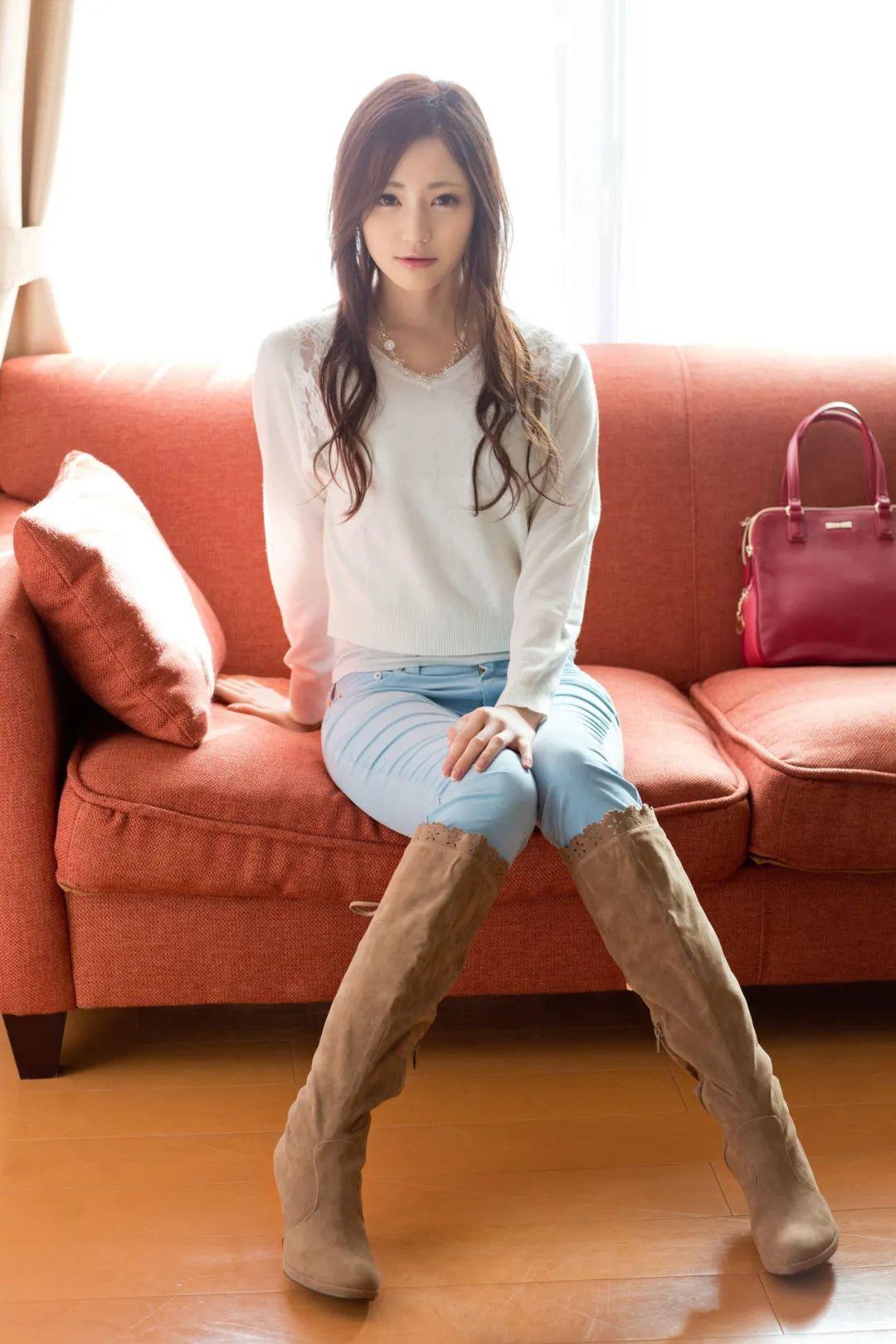 ABP-171桃谷绘里香姐姐心生怨恨,夺走妹妹男友的图片 -第2张 ABP-171桃谷绘里香姐姐心生怨恨,夺走妹妹男友的图片 -第2张