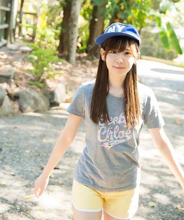 ADN-188明里紬(明里つむぎ)看到自己封面笑了的图片 -第4张 ADN-188明里紬(明里つむぎ)看到自己封面笑了的图片 -第4张